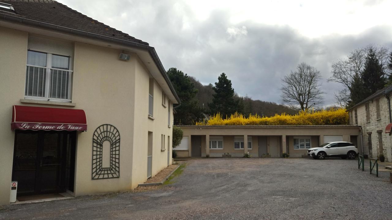 Hotel Restaurant - La Ferme De Vaux Creil Exterior foto